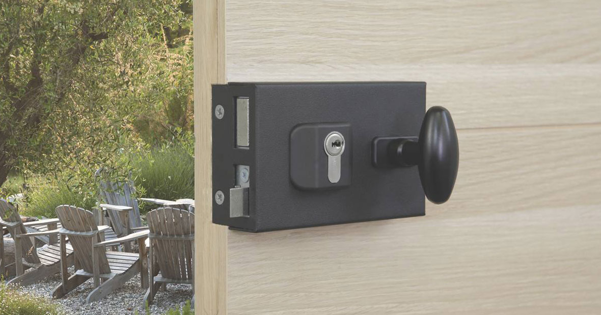 Les serrures en applique